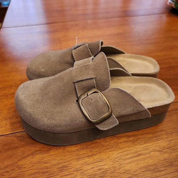 Cushionaire tan suede women shoes Brand new size 8.5 slip on mules platform - Picture 2 of 4